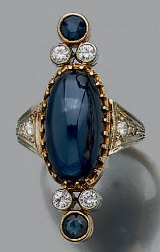 Bague marquise en or jaune 750 millièmes...