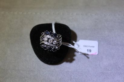 Bague cinq corps mobiles en or gris 750 millièmes...