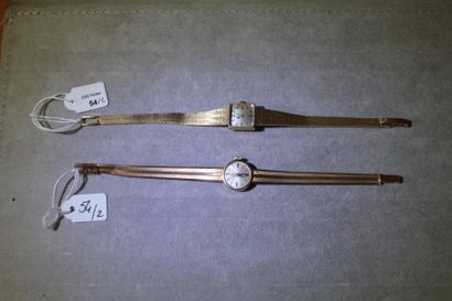 Lot comprenant: deux bracelets montres de...