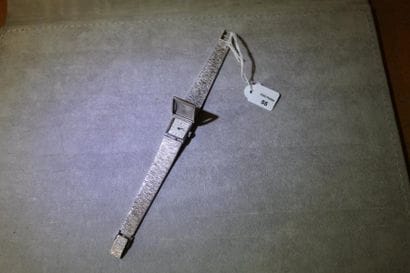 Montre-bracelet de dame en or gris 750 millièmes...