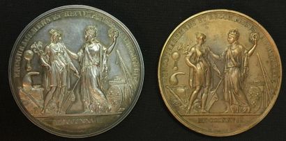 * Restauration - Lot de deux médailles d'encouragement...