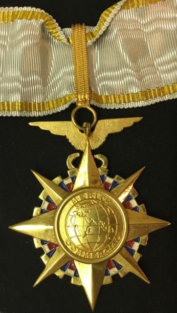Ordre du Mérite commercial, fondé en 1939,...
