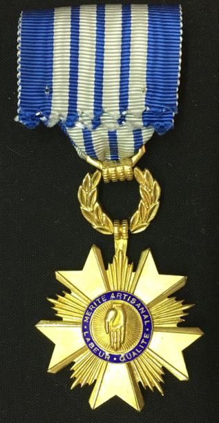 Ordre du Mérite artisanal, fondé en 1948,...
