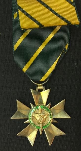 Ordre du Mérite combattant, étoile d'officier...