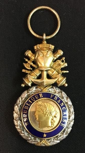 Médaille militaire, IVe République, modèle...