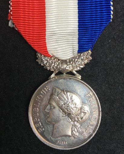 * Ministère de l'Intérieur - Médaille d'honneur...