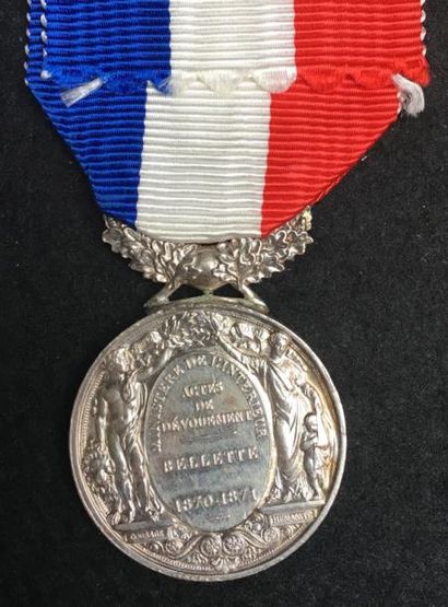 * Ministère de l'Intérieur - Médaille d'honneur...