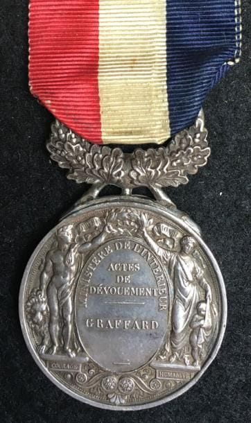 * Médaille d'honneur des sapeurs-pompiers...