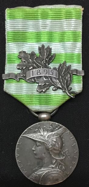 * Médaille de Madagascar, 1895, deuxième...