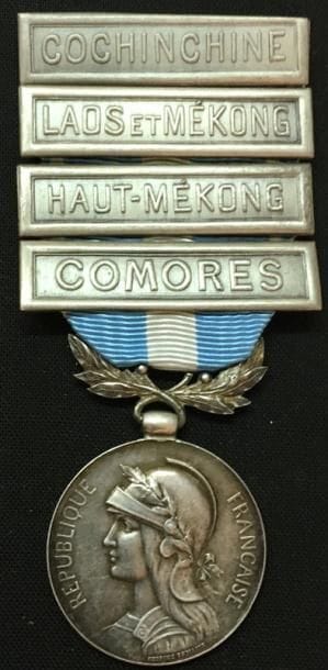 * Médaille coloniale en argent, premier type...