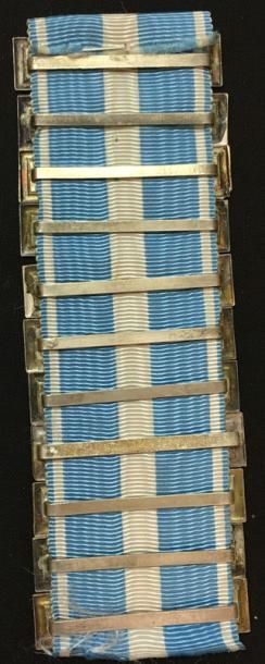 * Médaille coloniale, lot de dix agrafes...