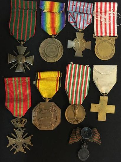 Première Guerre mondiale - Lot de neuf décorations...