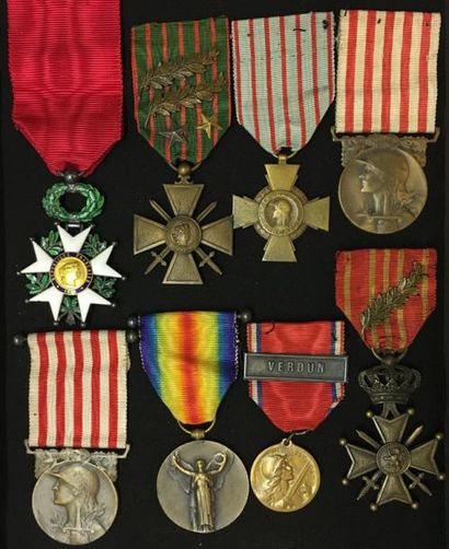Première Guerre mondiale - Lot de huit décorations...