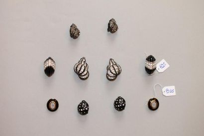 Lot de cinq paires de clip d'oreilles: métal...