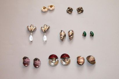 Lot de huit paires de clip d'oreilles dont...