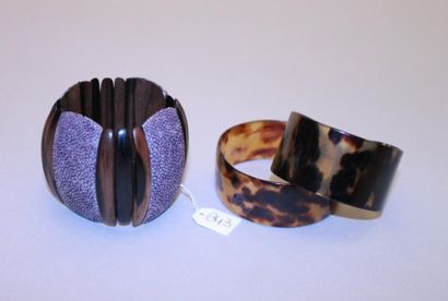 Maison FABRICE
Un lot de trois bracelets...