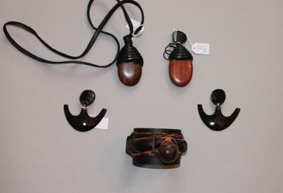 ASTUGUEVIEILLE (1979-1999)
Une boucle d'oreille...