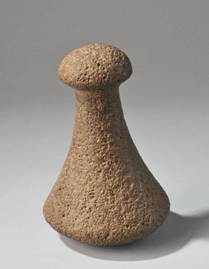 - RARE PILON AUX BELLES FORMES ÉPURÉES À...