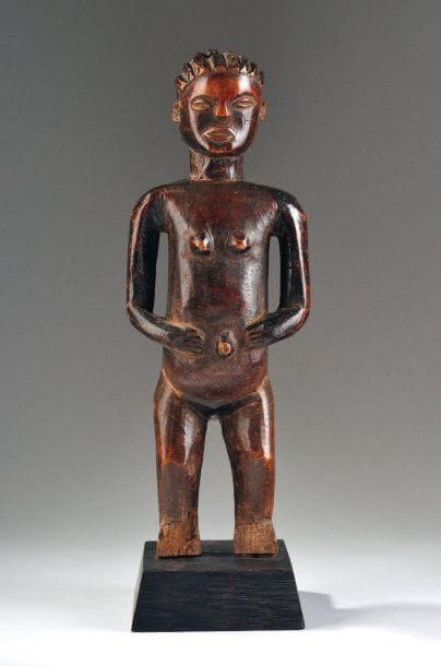- STATUETTE PRÉSENTANT UN ANCÊTRE FÉMININ...