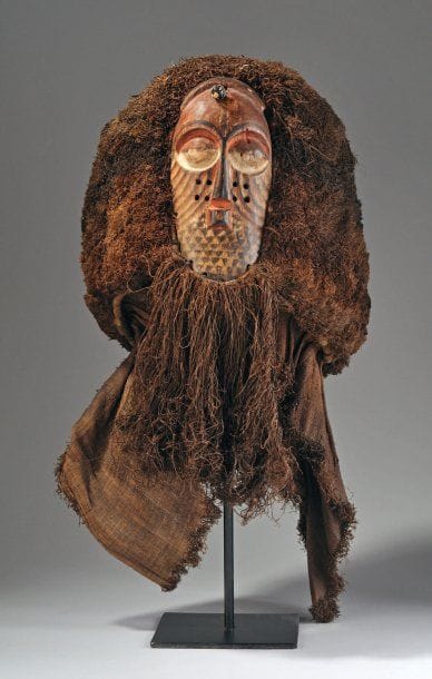 - IMPORTANT MASQUE HEAUME AVEC SA COIFFE...