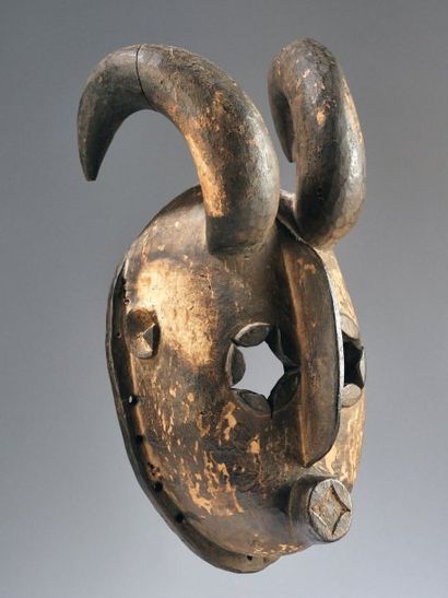 - MASQUE DE DANSE ANIMISTE KARIKPO il présente...