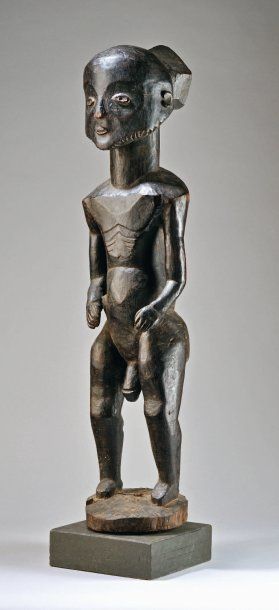 - STATUE D'ANCÊTRE MASCULIN il est présenté...
