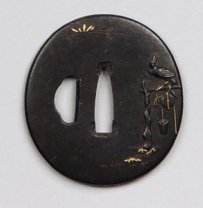 Tsuba nagamaru gata en fer, décorée, en relief,...