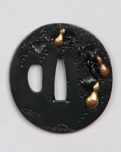 Tsuba nagamaru gata en shakudo décorée, en...
