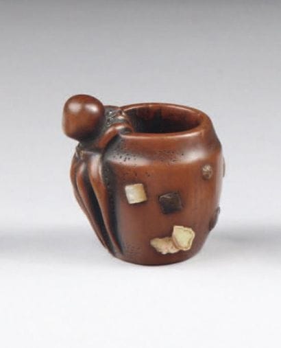 Netsuke en bois de patine brun rouge : pieuvre...
