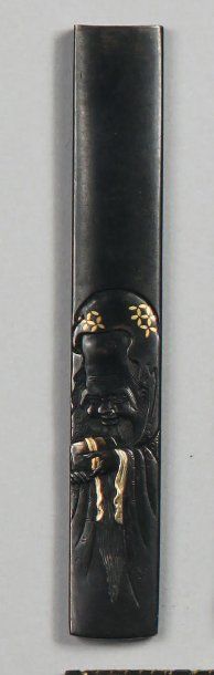 Kozuka en shakudo décoré avec des rehauts...