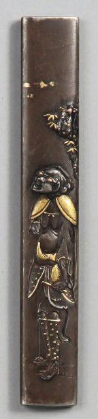Kozuka en alliage brun décoré avec des rehauts...