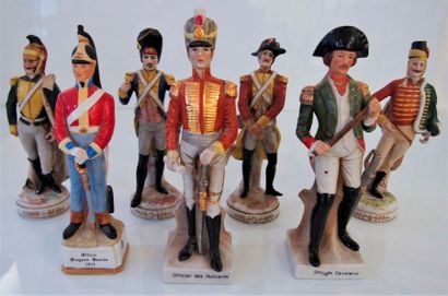 Set of 7 Saxon-style figurines in polychrome...