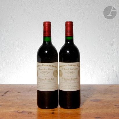 2 B CHÂTEAU CHEVAL BLANC (e.t.h. light),...