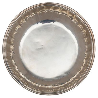 PROVINCE CIRCA 1740 - 1750 

Circular silver...