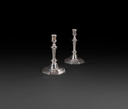 SAINT-MALO 1724 - 1726

Pair of octagonal-sided...