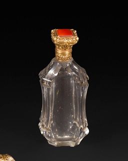 Salt flask in cut crystal and its 18 K gold...
