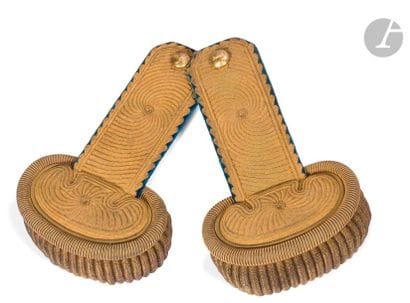 Pair of epaulettes of Colonel Verly, commanding...