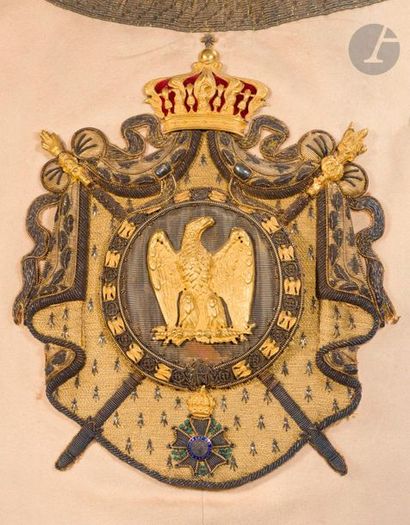 Rare ensemble de Cent-garde comprenant :



-...
