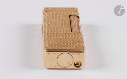 BOUCHERON Paris. Gas lighter in yellow gold...