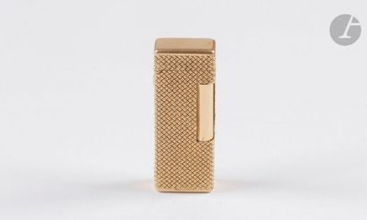 CORKER. Gas lighter in yellow gold 750 0/00....