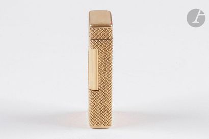CORKER. Gas lighter in yellow gold 750 0/00....