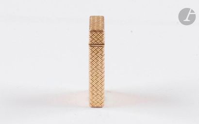VAN CLEEF & ARPELS. Petrol lighter in yellow...