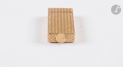 VAN CLEEF & ARPELS. Petrol lighter in yellow...