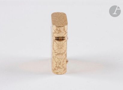 VAN CLEEF & ARPELS. Petrol lighter in yellow...