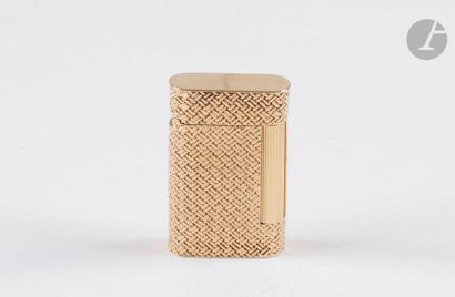 VAN CLEEF & ARPELS. Petrol lighter in yellow...