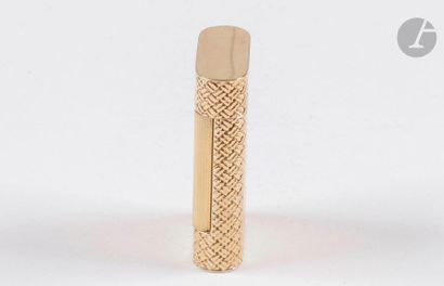VAN CLEEF & ARPELS. Petrol lighter in yellow...