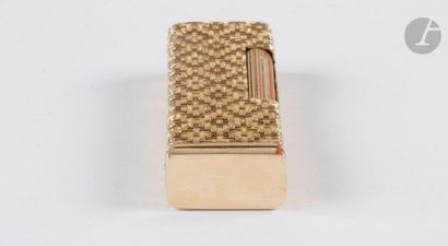 DUNHILL. Gas lighter in yellow gold 750 0/00....