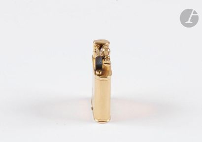 Alfred DUNHILL Paris. Lighter Unique model...
