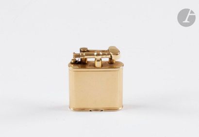 Alfred DUNHILL Paris. Lighter Unique model...