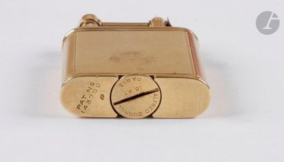 Alfred DUNHILL Paris. Lighter Unique model...